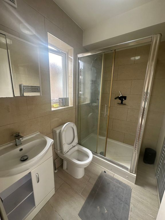 Property photo 2 of 28