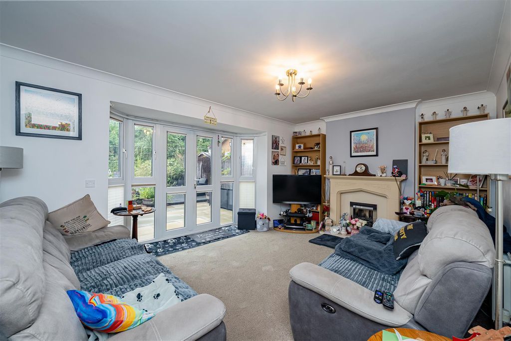 Property photo 2 of 30 Poolbank-1.Jpg