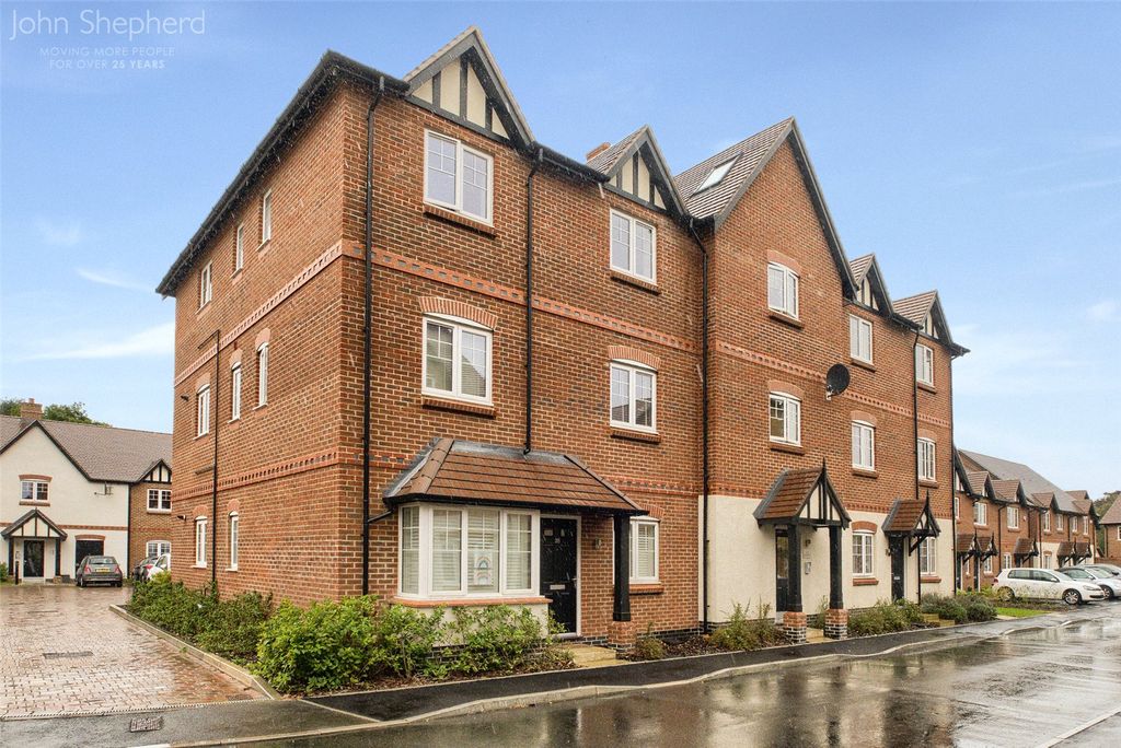 Property photo 1 of 8 External