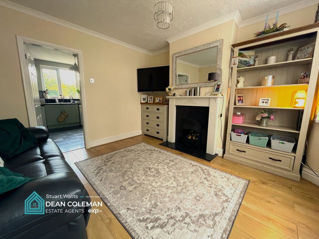 Property photo 2 of 20