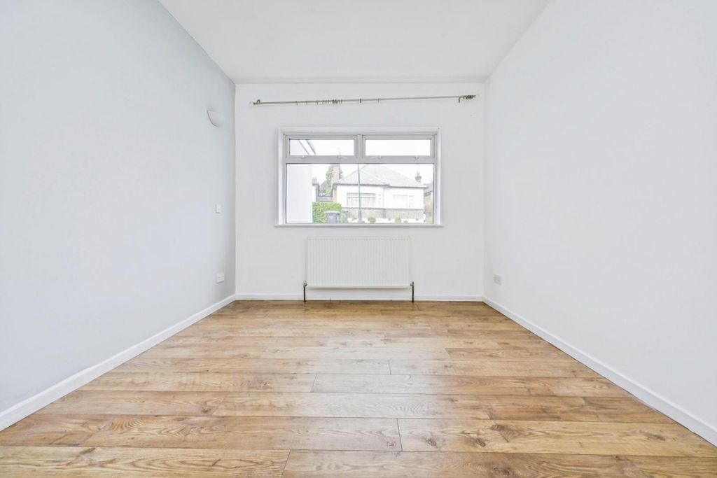 Property photo 3 of 10 Akl_2475.Jpg