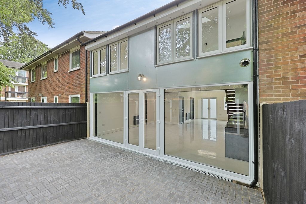 Property photo 1 of 23 External