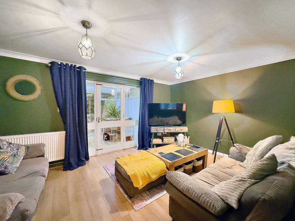 Property photo 3 of 11