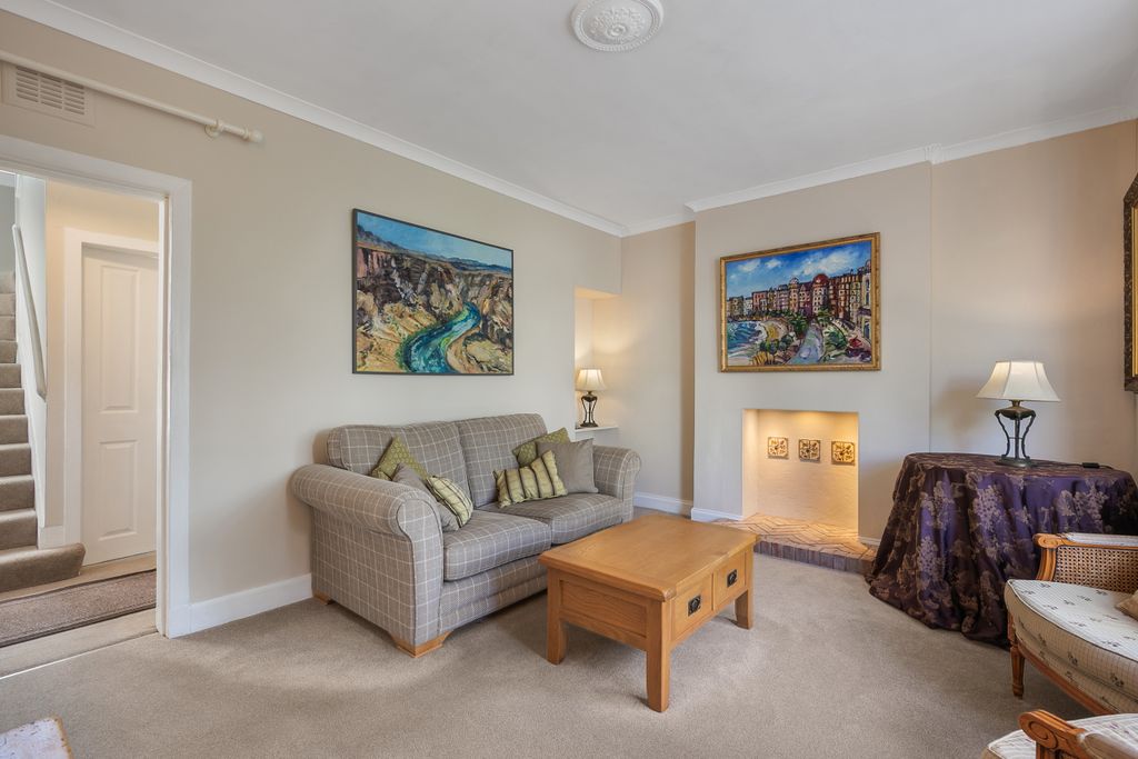 Property photo 3 of 34