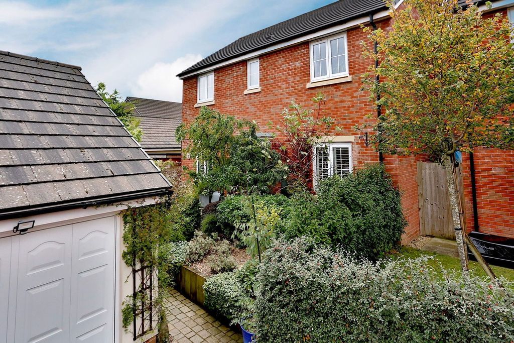 Property photo 1 of 41