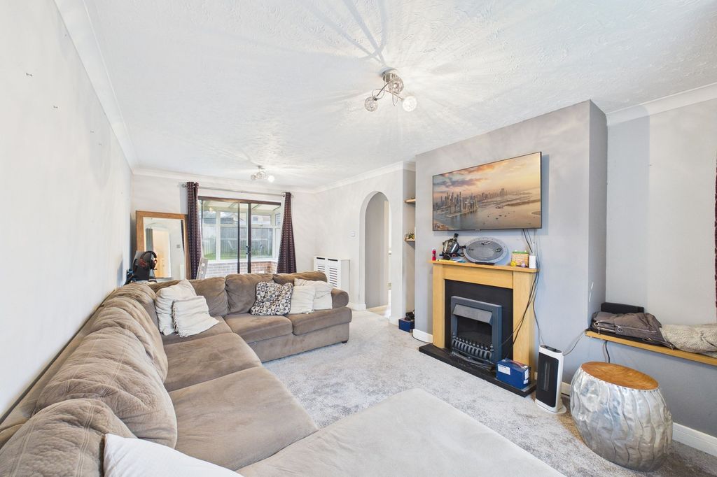 Property photo 3 of 19