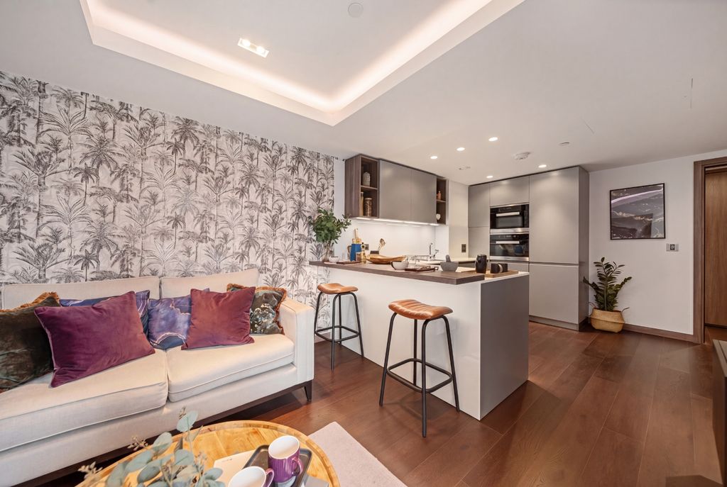 Property photo 1 of 11 Paddington Gardens-4.Jpg