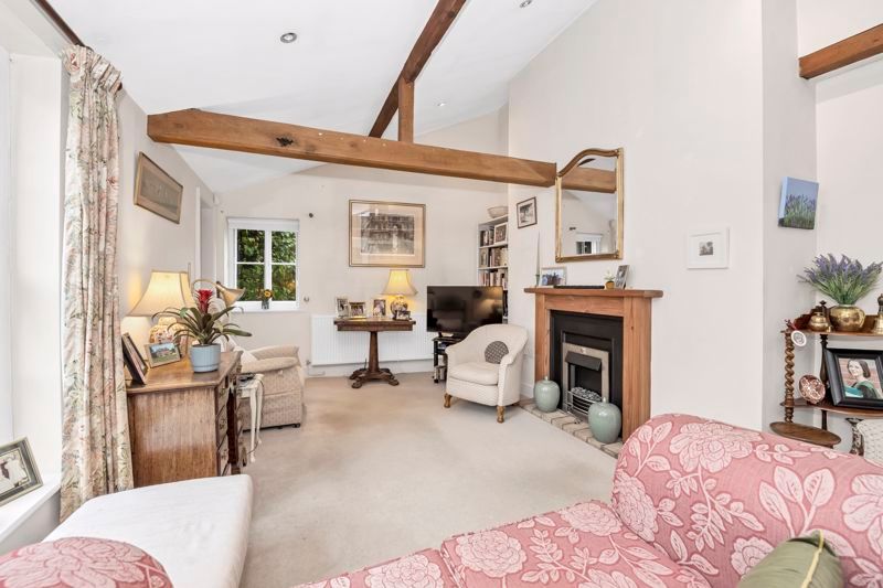 Property photo 2 of 21 Sitting Room
