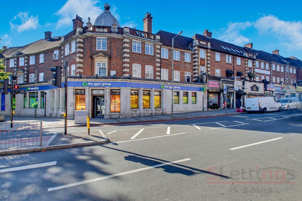 Property photo 1 of 16 2 Bed Flat To Rent Park Mansions, Hendon Nw4