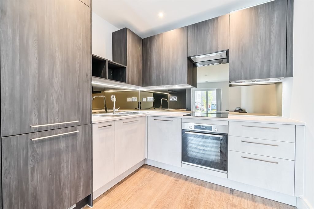 Property photo 2 of 9 Kitchen