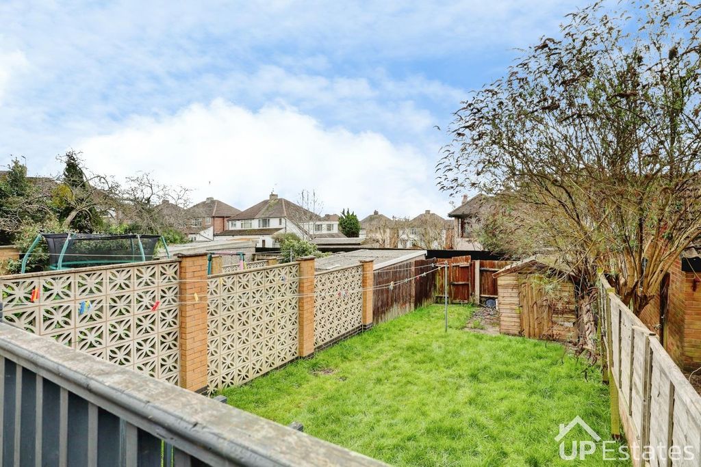 Property photo 2 of 17