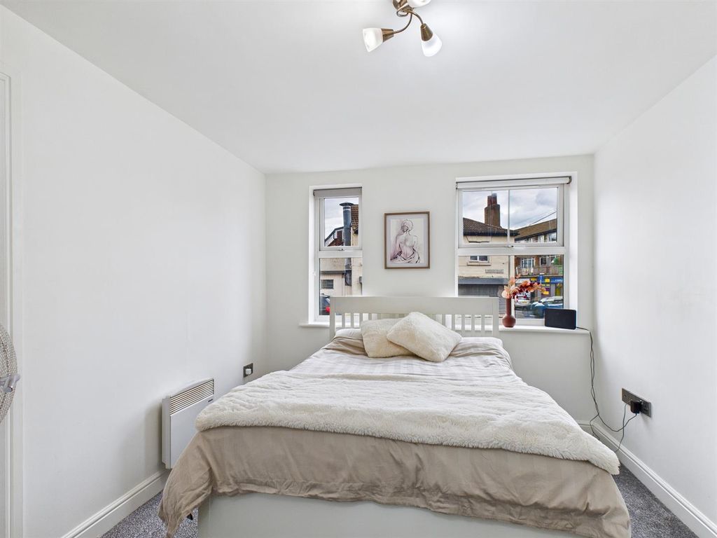 Property photo 3 of 10 Cam05488G0-Pr0026-Still001.Jpg