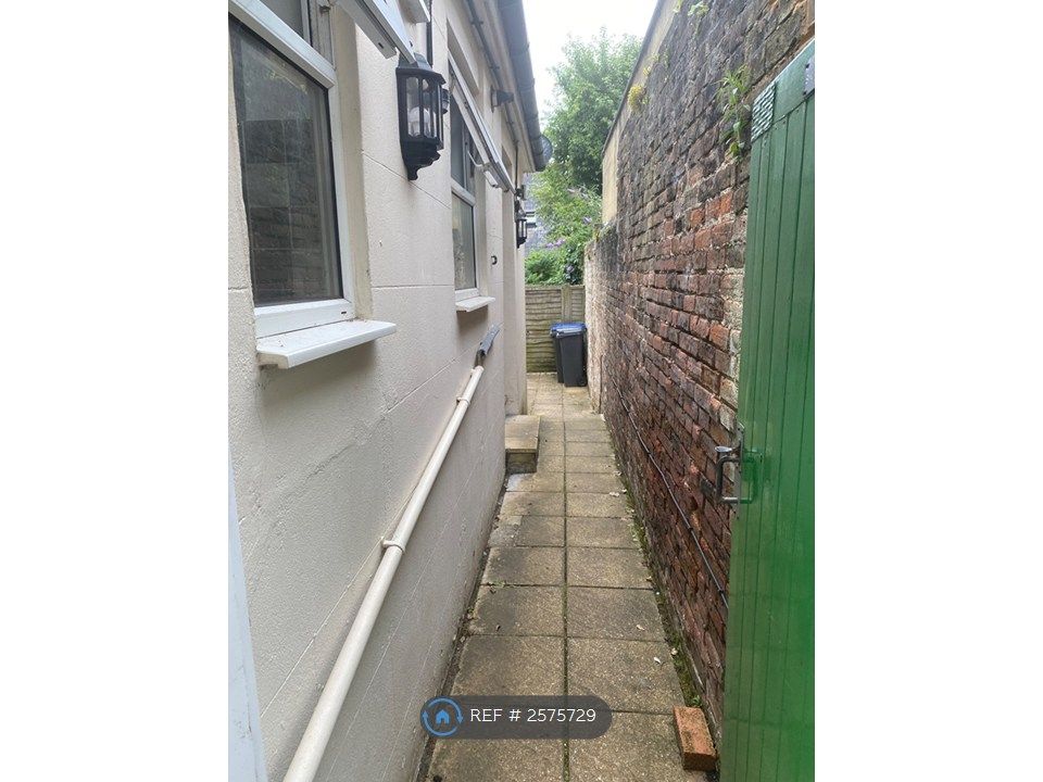 Property photo 2 of 26