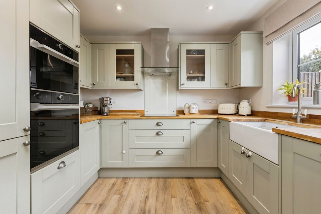 Property photo 2 of 20 Pbox-Img.Jpg