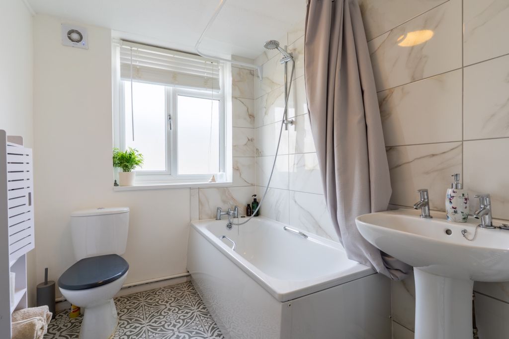 Property photo 3 of 14 5086765