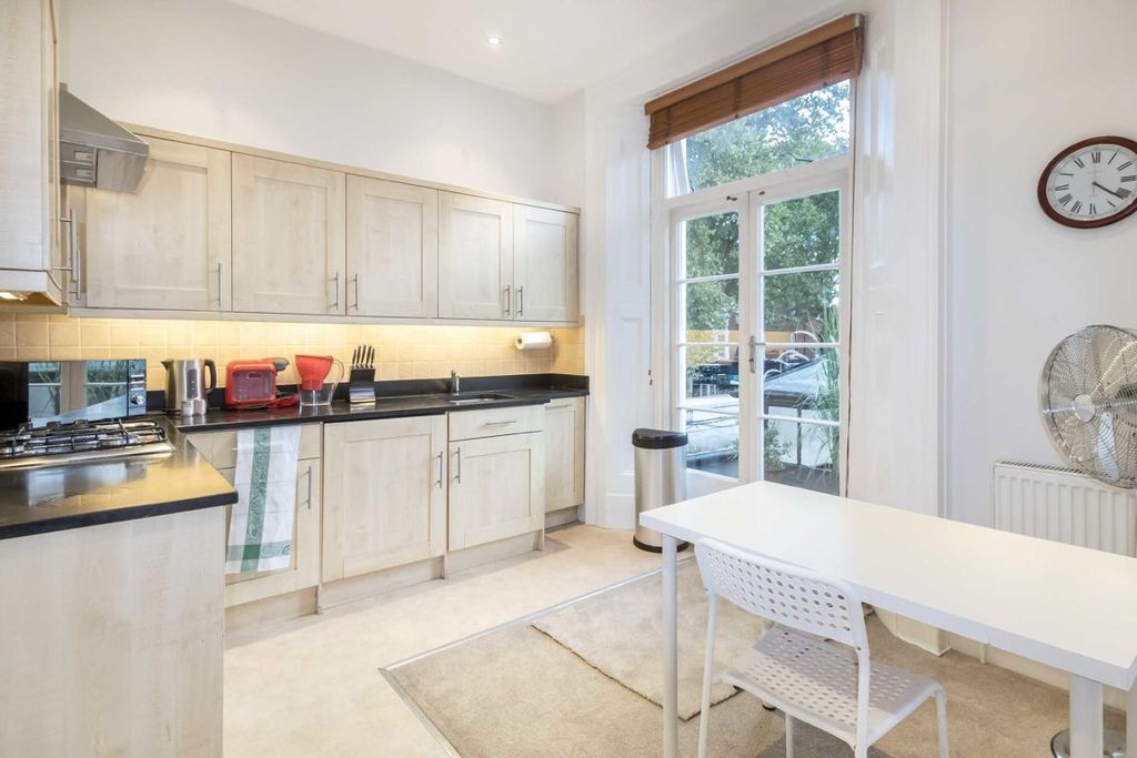 Property photo 1 of 4