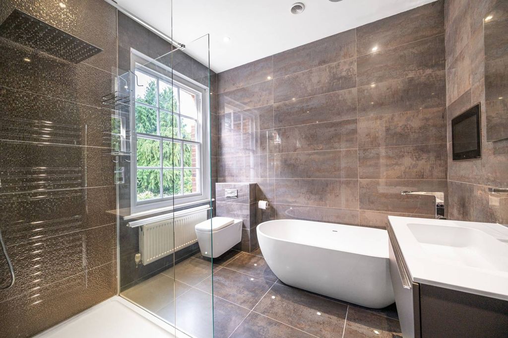 Additional image 13 of 9 bed detached house to rentHadley Green Road, Hadley Wood, Barnet EN5