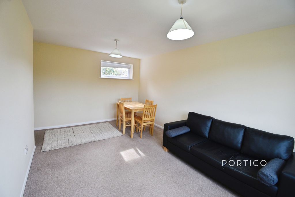 Property photo 3 of 11 Pbox-Img.Jpg