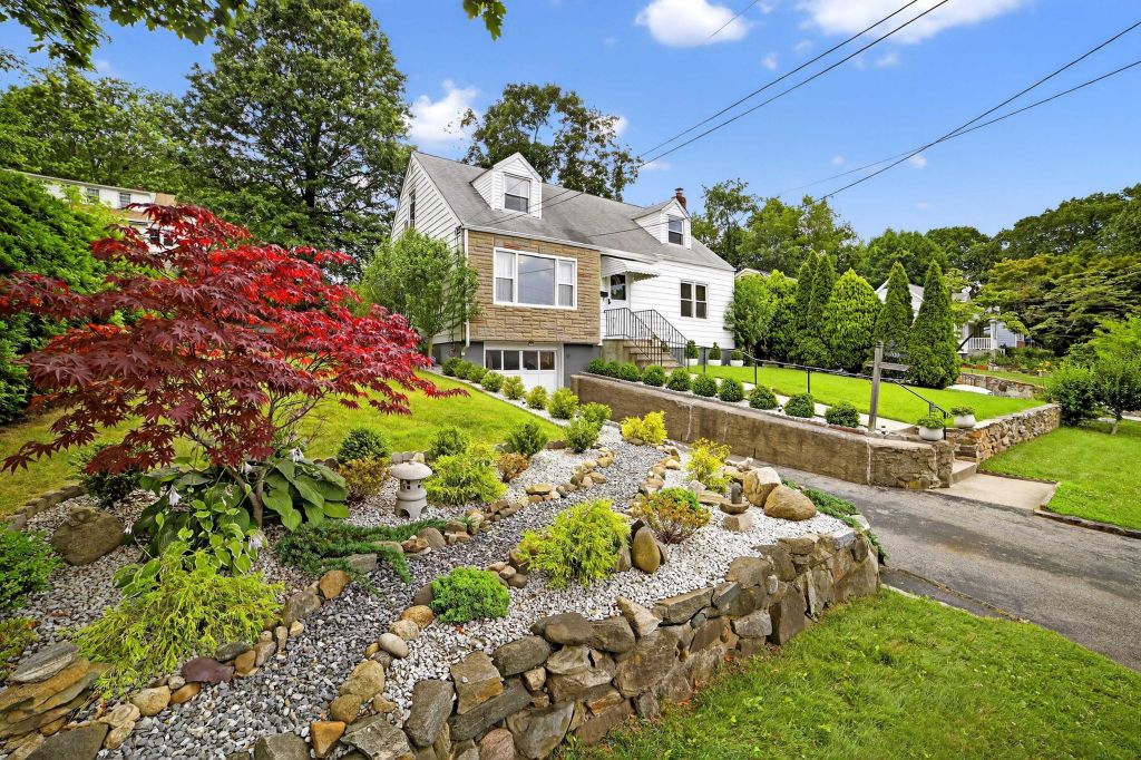 Property photo 1 of 31