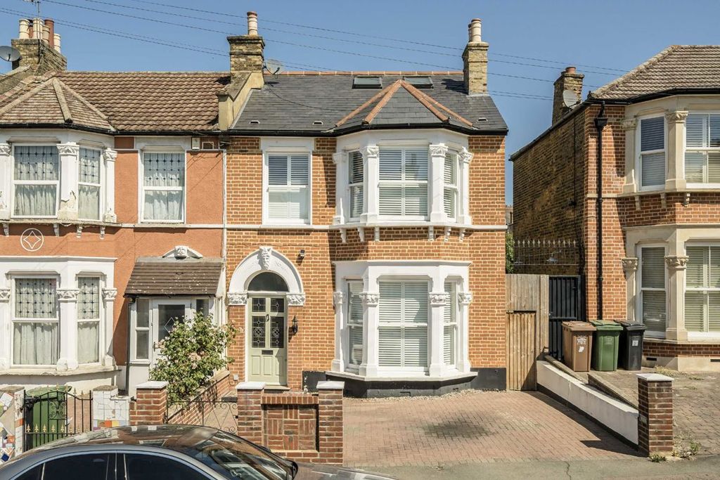 Property photo 1 of 10