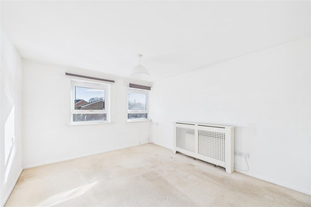 Property photo 3 of 8 Cam01894G0-Pr0266-Still029.Jpg