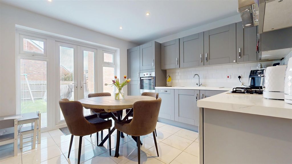 Property photo 3 of 18 03112026_203714.Jpg