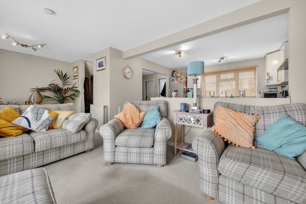 Property photo 2 of 22 4965871