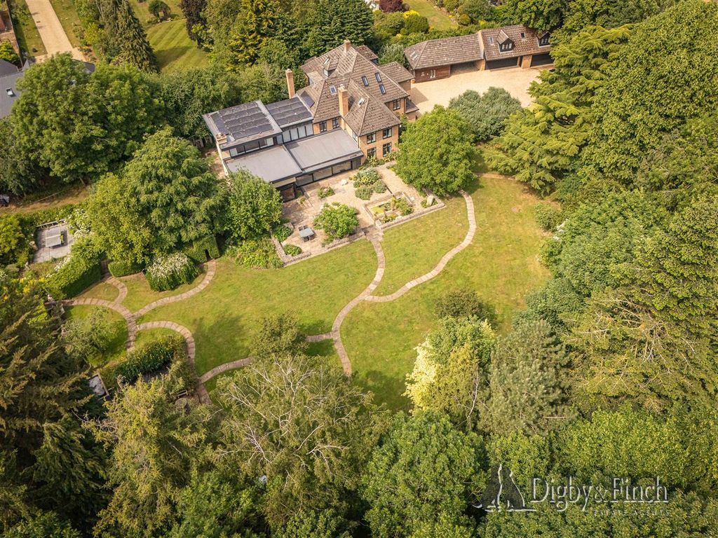Property photo 3 of 58