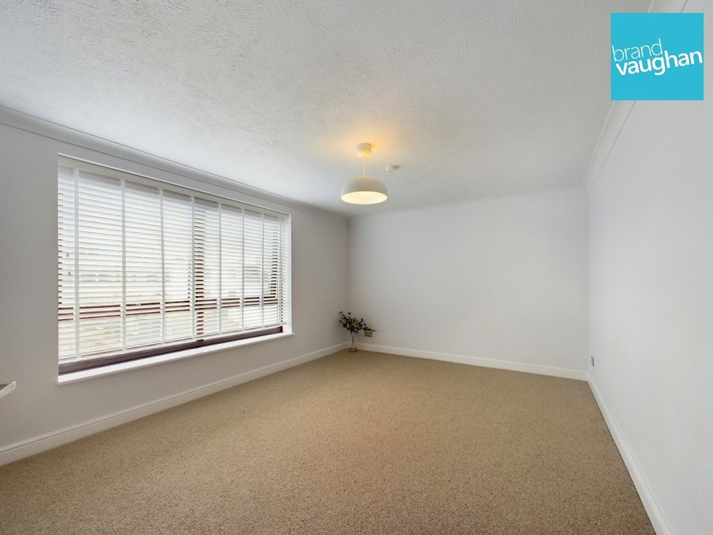 Property photo 3 of 8 Living Room