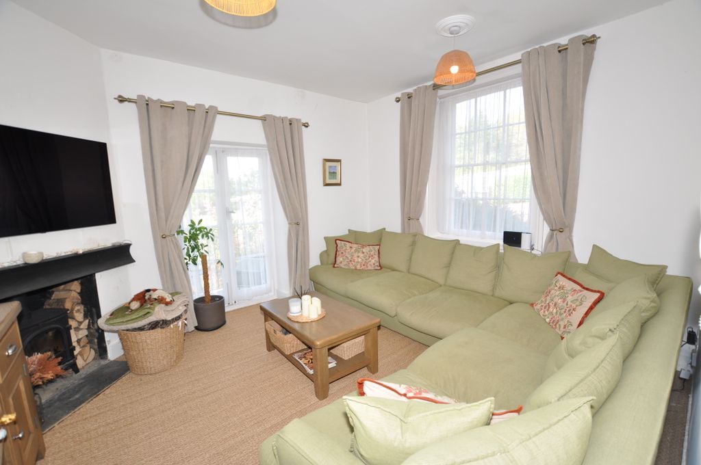 Property photo 2 of 29