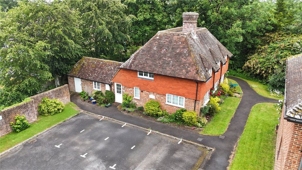 Property photo 2 of 34 Picture No. 48