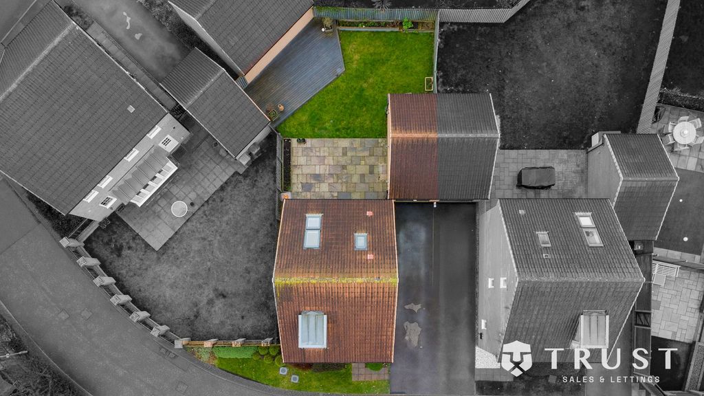 Property photo 1 of 39
