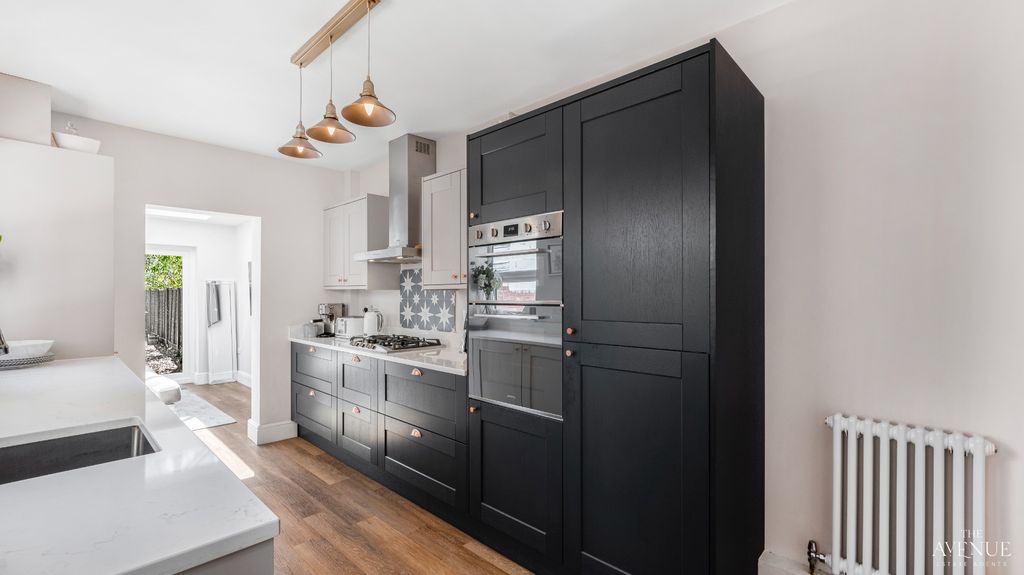 Property photo 3 of 43 4189497