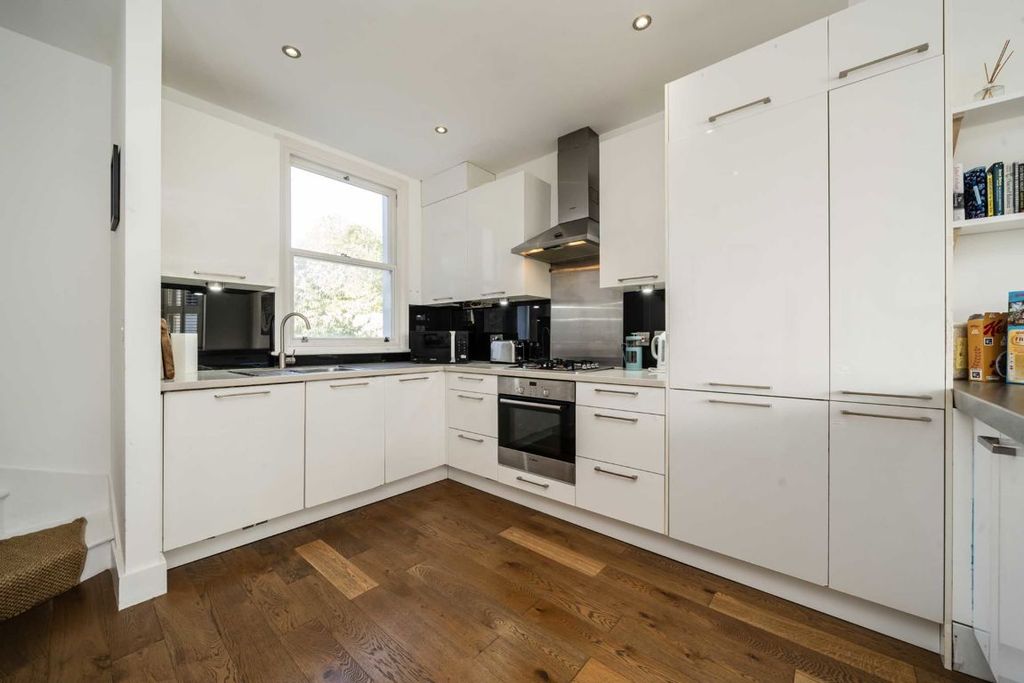 Property photo 3 of 9