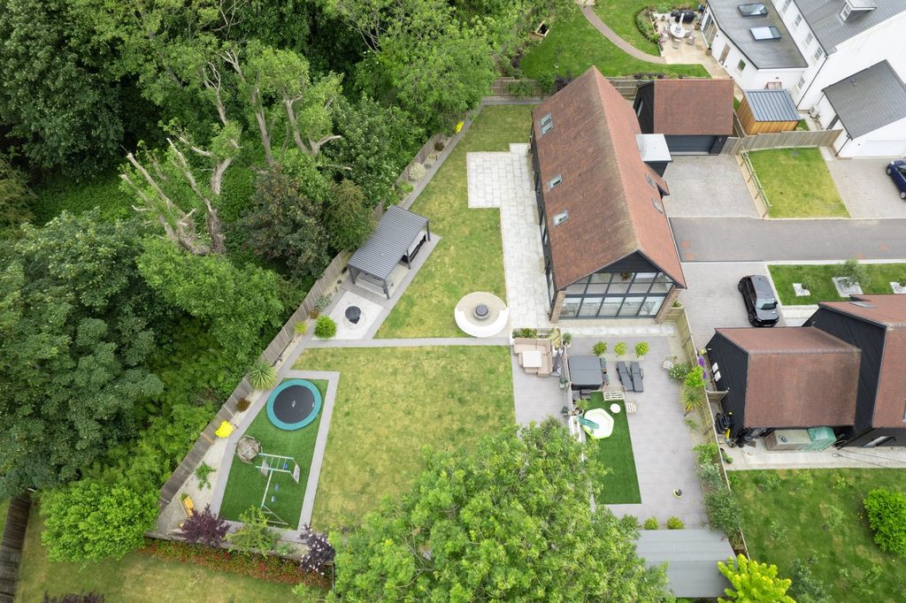 Property photo 2 of 31 Picture No. 85