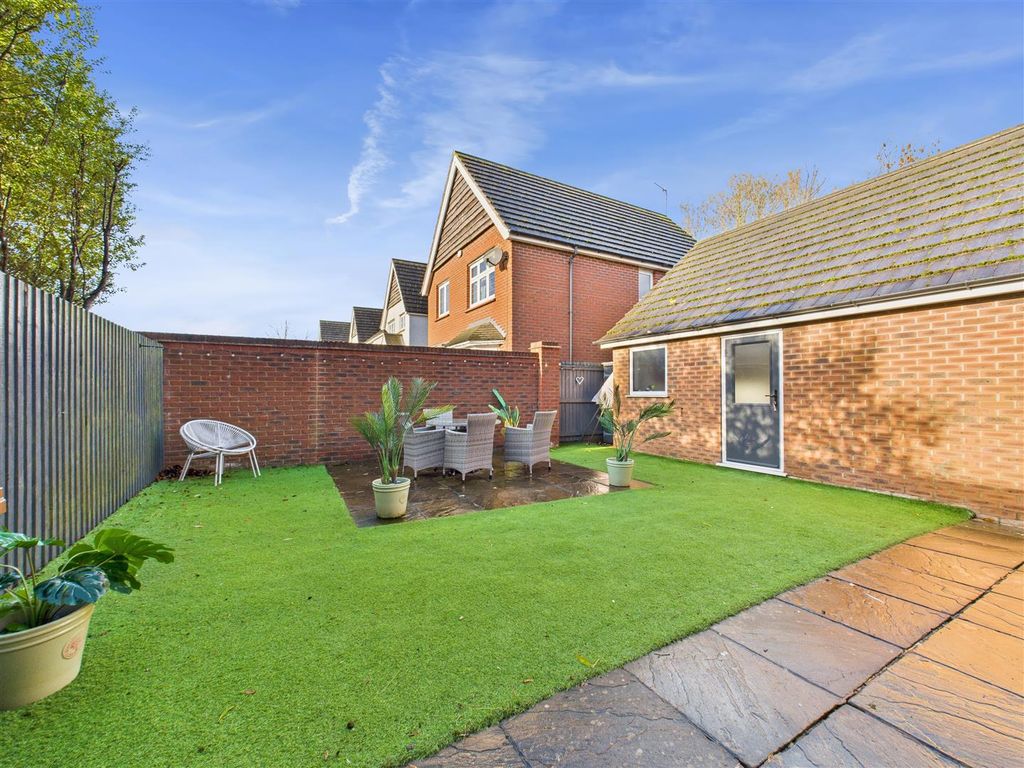 Property photo 3 of 18 Outside