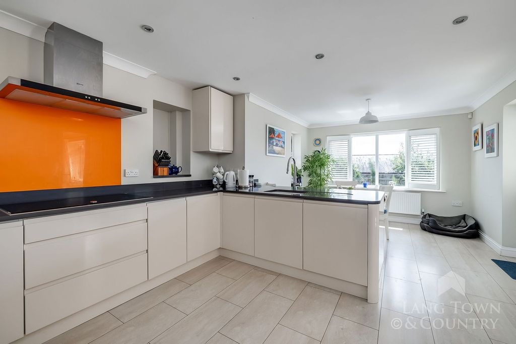 Property photo 3 of 31