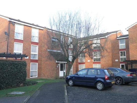 Property photo 1 of 9 Purpose Built First Floor Flat Located In Wealdstone
