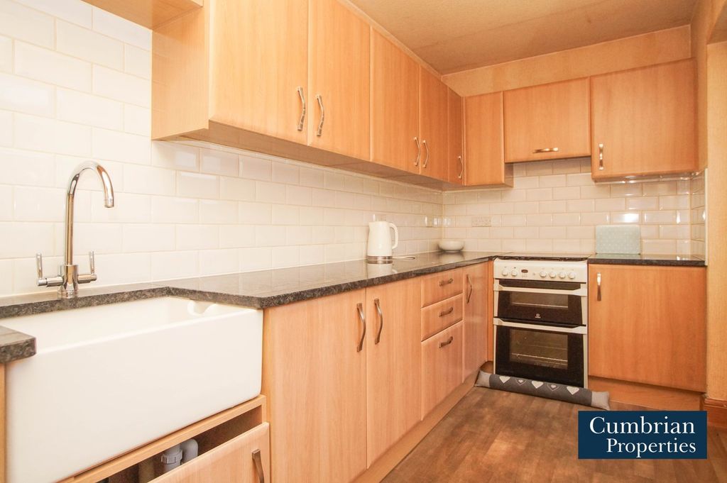 Property photo 2 of 15 Kitchen