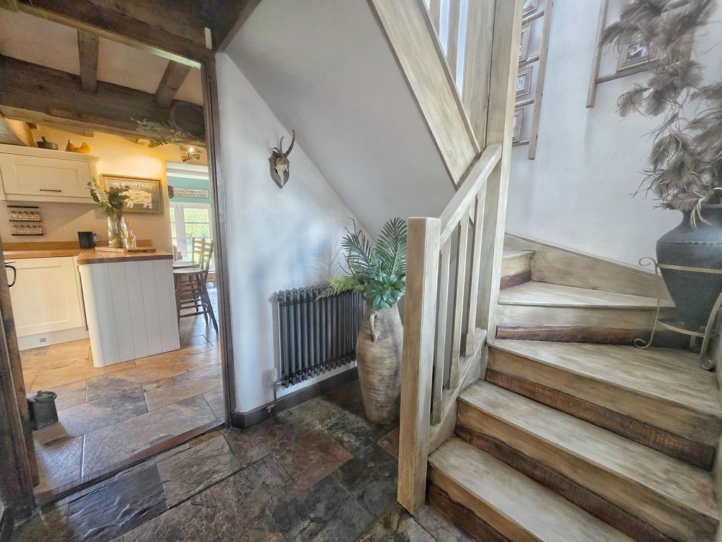 Property photo 3 of 44