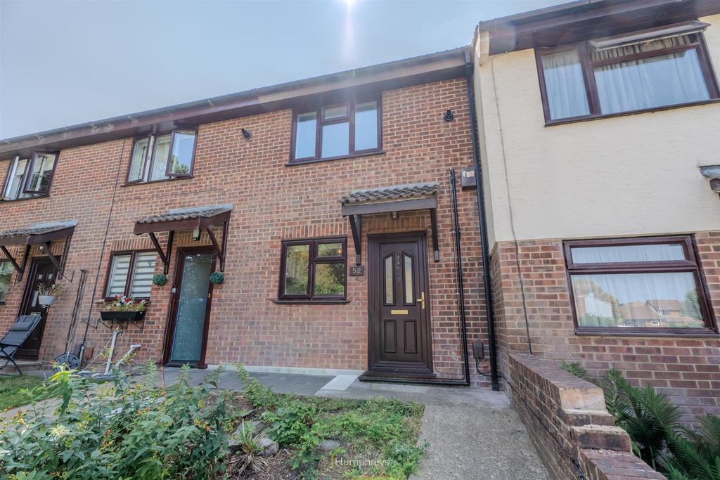 Property photo 1 of 12 Chalbury Close-01.Jpg