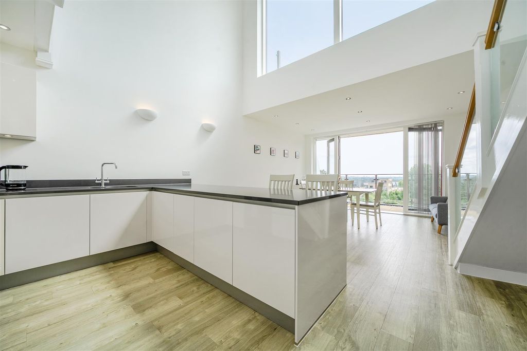 Property photo 3 of 17 Kitchen Dine 3.Jpg