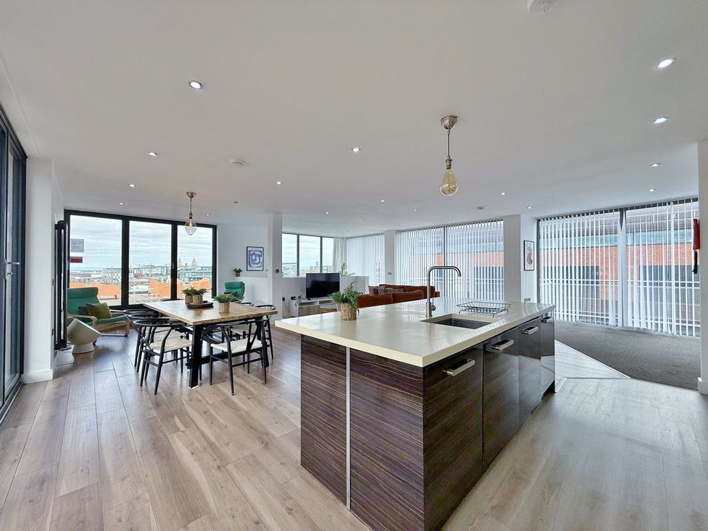 Property photo 3 of 24 Photo 9