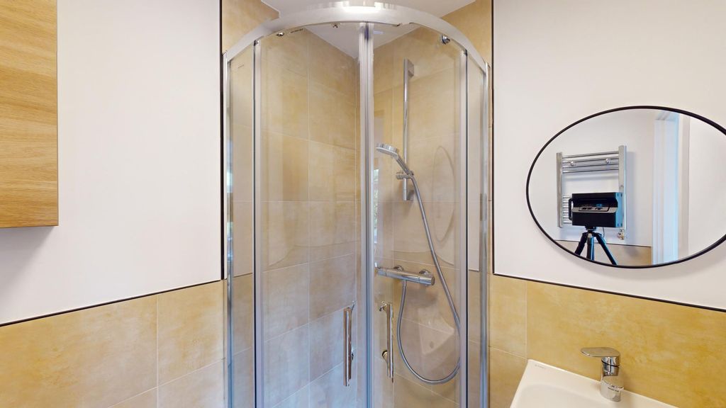 Property photo 3 of 4