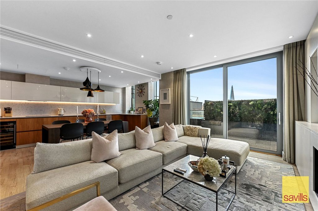 Property photo 1 of 18 Reception