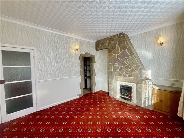 Property photo 3 of 21 Lounge