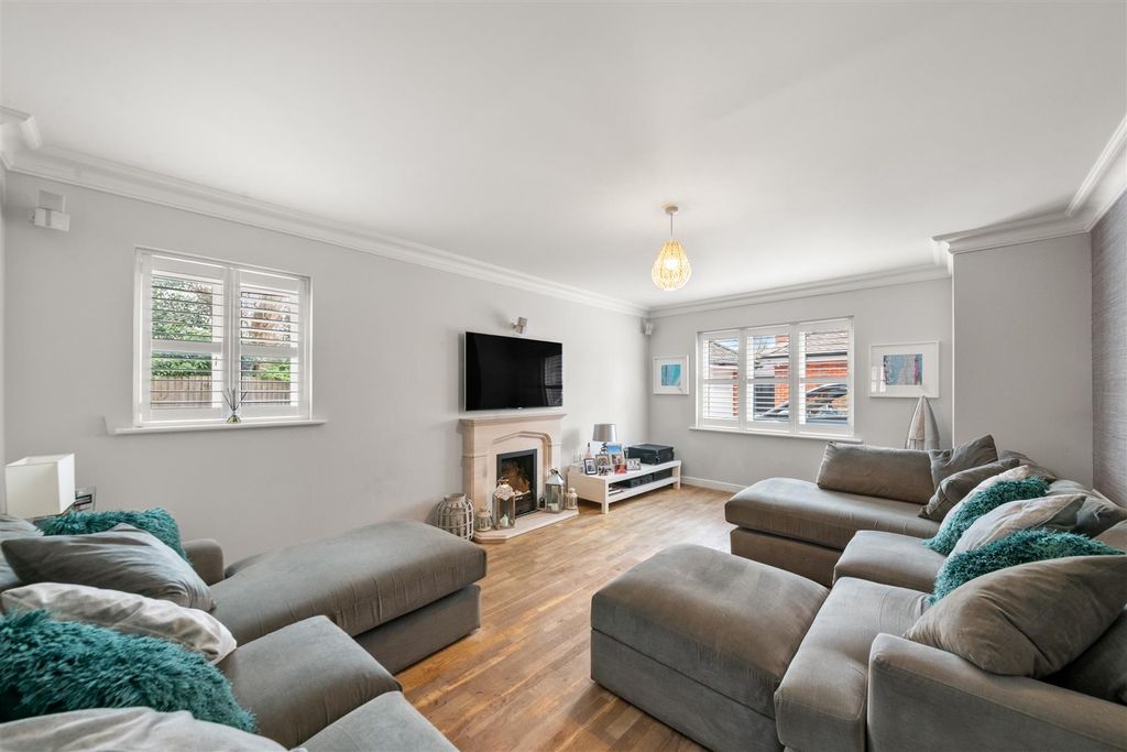 Property photo 3 of 17