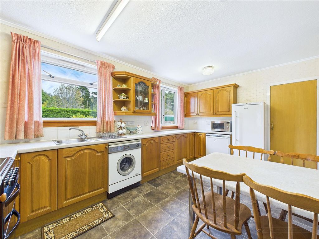 Property photo 2 of 21 Kitchen