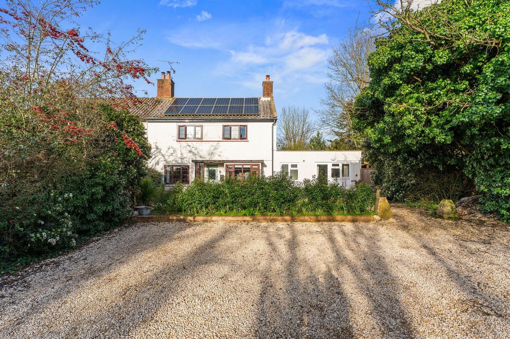 Property photo 2 of 24