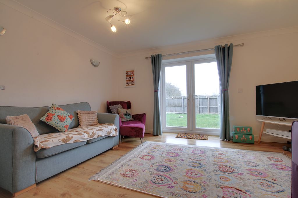 Property photo 2 of 11